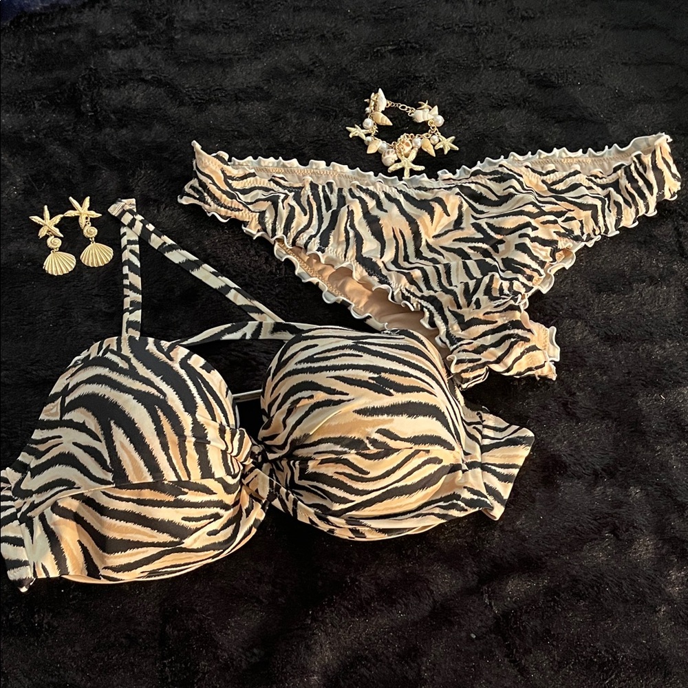 NWOT 2pc Zebra Stripe Bikini Set Top 36DD Bottom XL Alluring & Sexy NEVER WORN